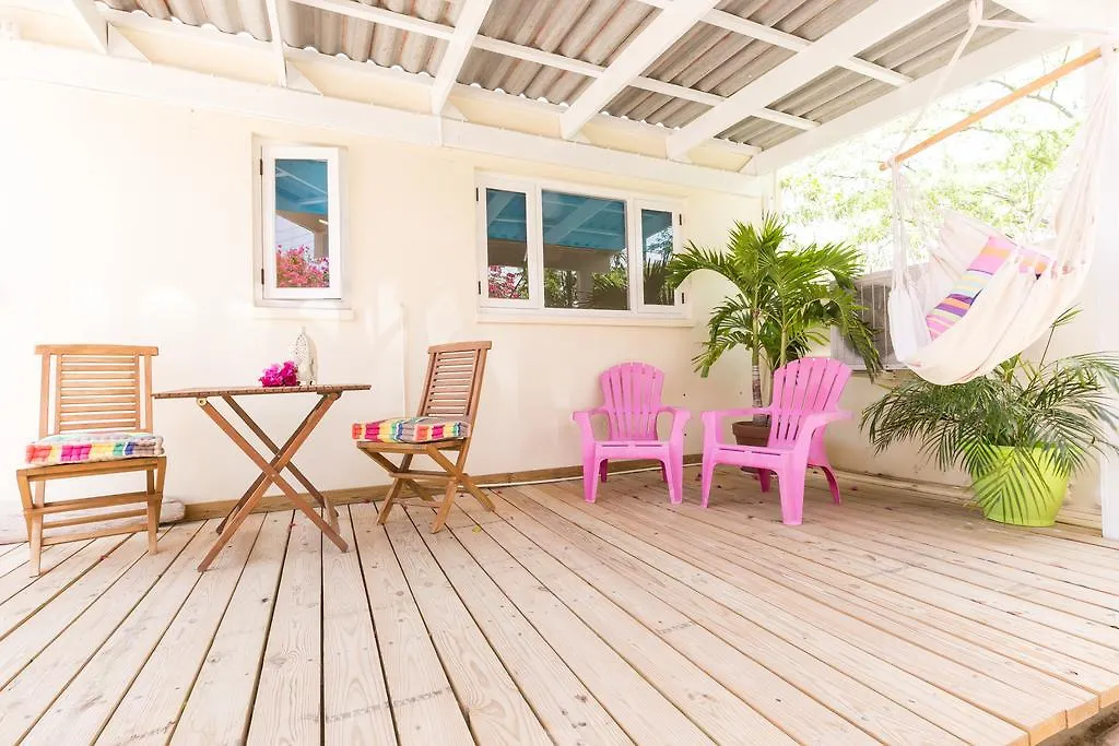 Pauline'S Apartments Palm Beach