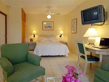 Pauline'S Apartments Palm Beach