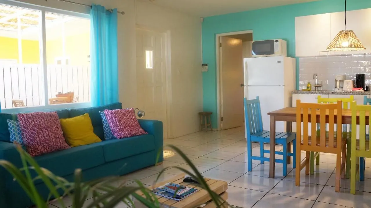 Pauline'S Apartments Palm Beach